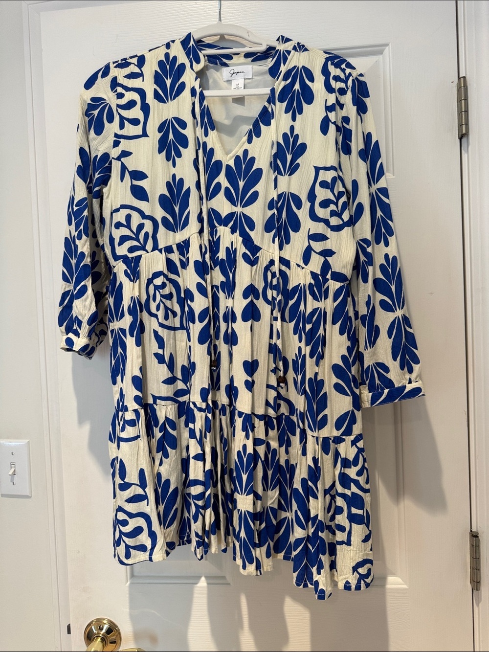 Dress with sleeves